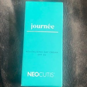Neocutis revitalizing day cream new in box